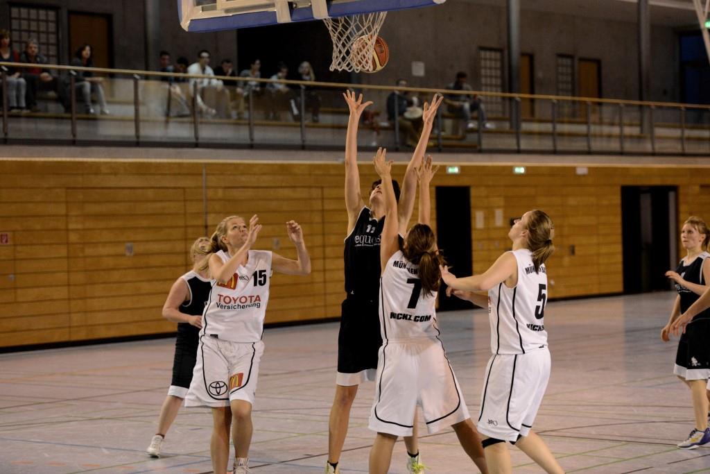 Mit 10 Rebounds, 6 Punkten und 1 Block war Center Anna Tröstler der effektivste Spieler ihrer Mannschaft im Duell gegen Tabellenführer München Basket.